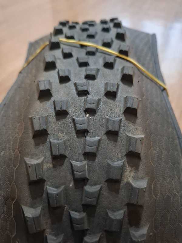 Continental crossking 29×2.3