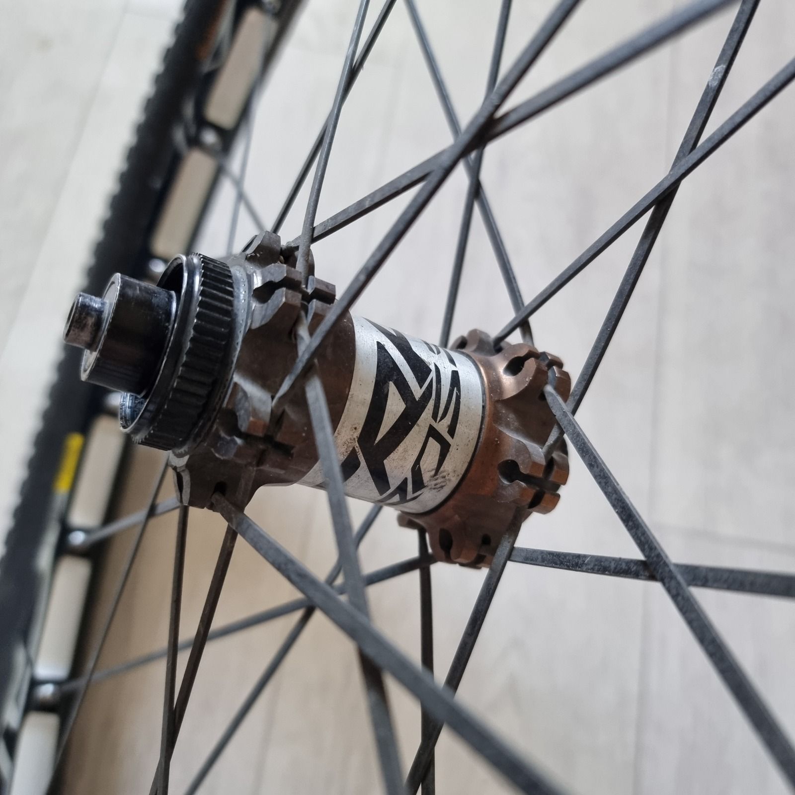 Mavic crosstrail ust