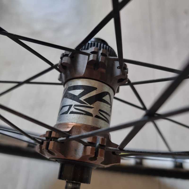Mavic crosstrail ust