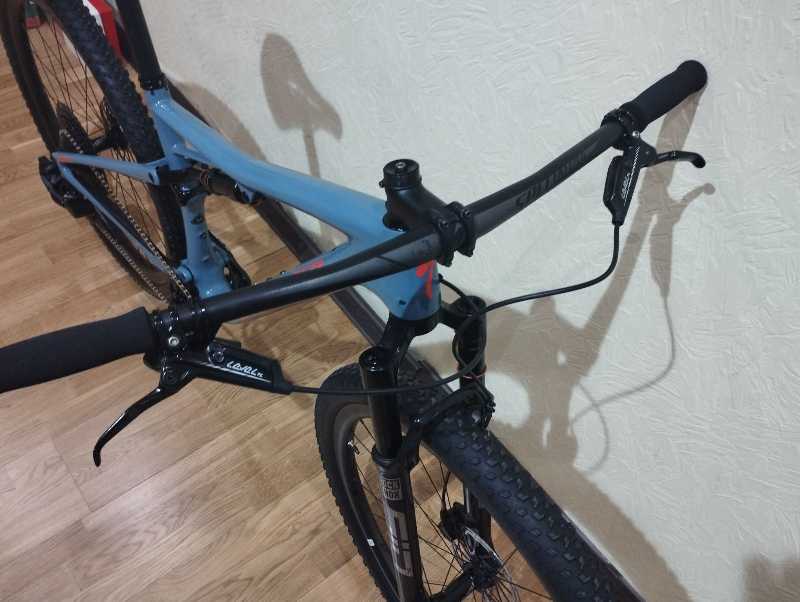 Вело  МТБ Specialized EPIC evo  КАРБОН