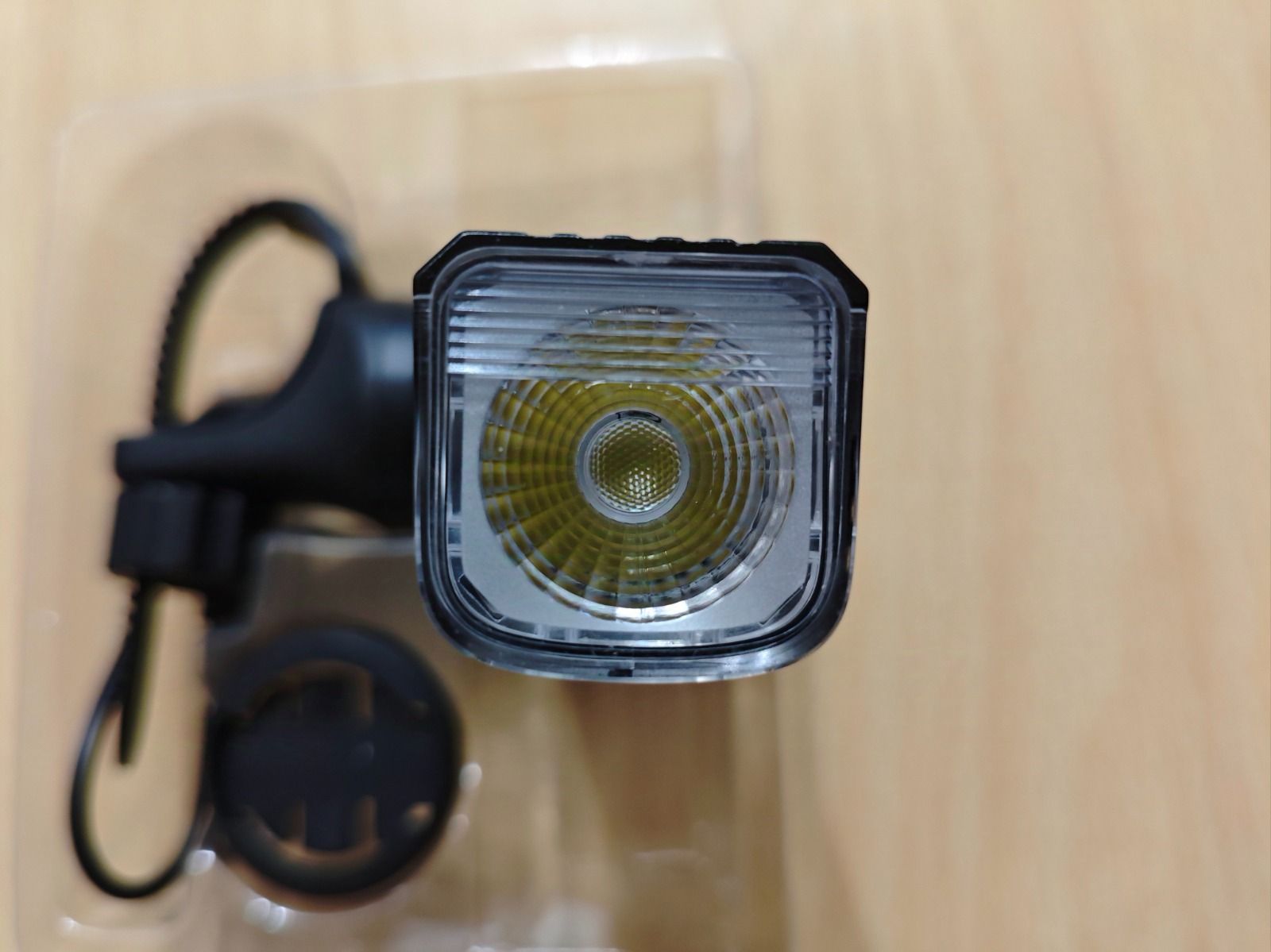 Велофара Leadbike 400Lumen новая