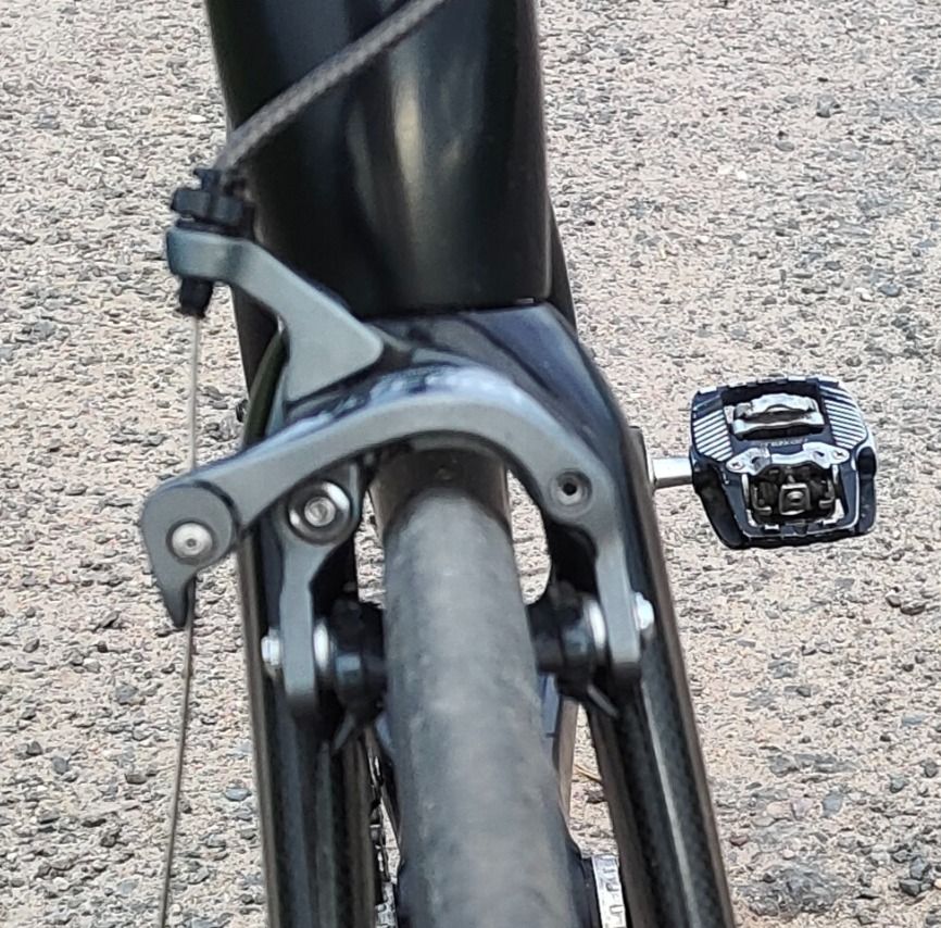 Клещевые тормоза Shimano Ultegra 6800(перед) с колодками