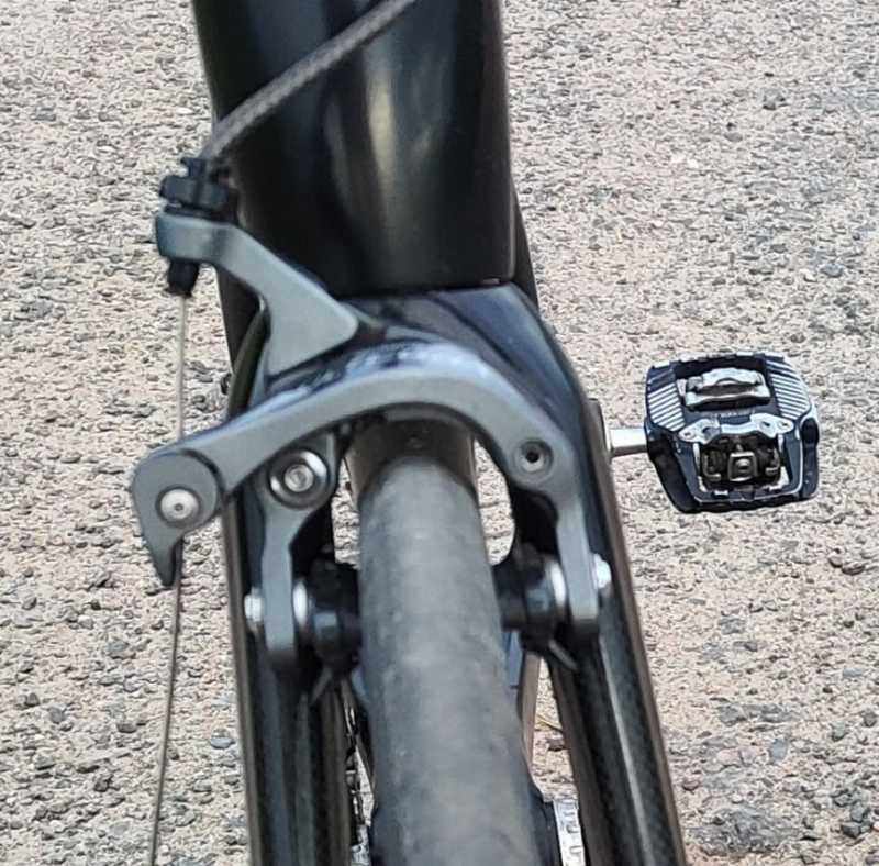 Клещевые тормоза Shimano Ultegra 6800(перед) с колодками