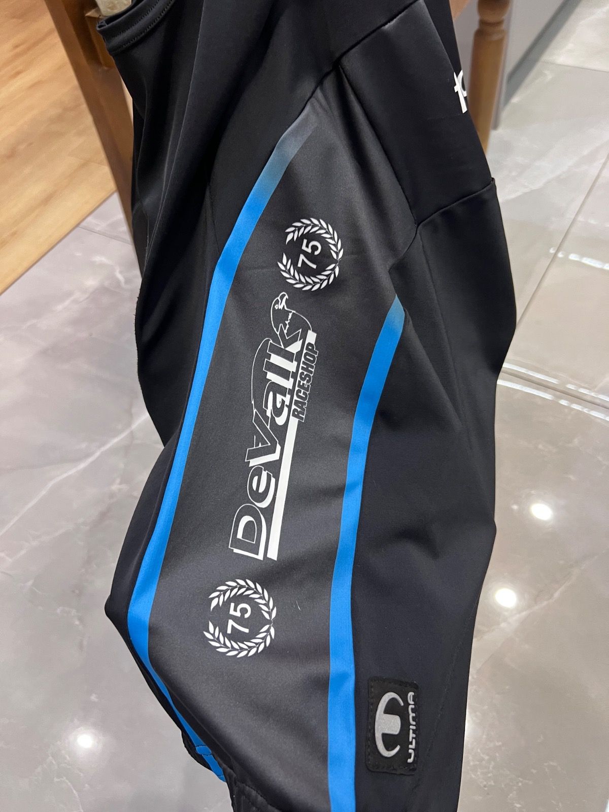 Castelli, specialized, adidas