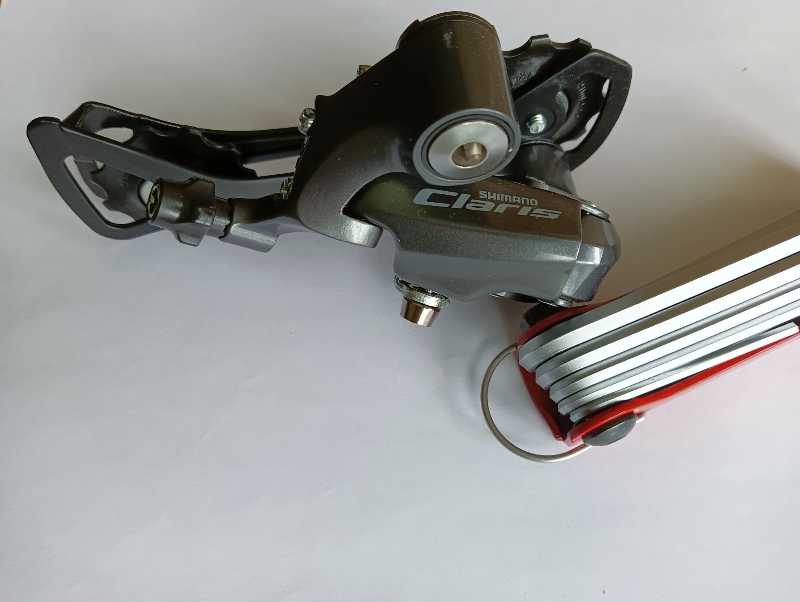 Переключатель задний SHIMANO Claris RD-R2000 GS 8s