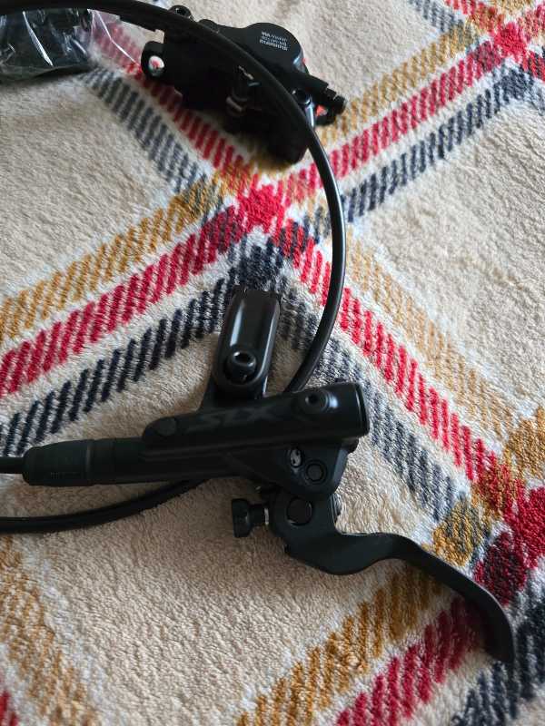Гидравлические тормоза Shimano SLX M7120