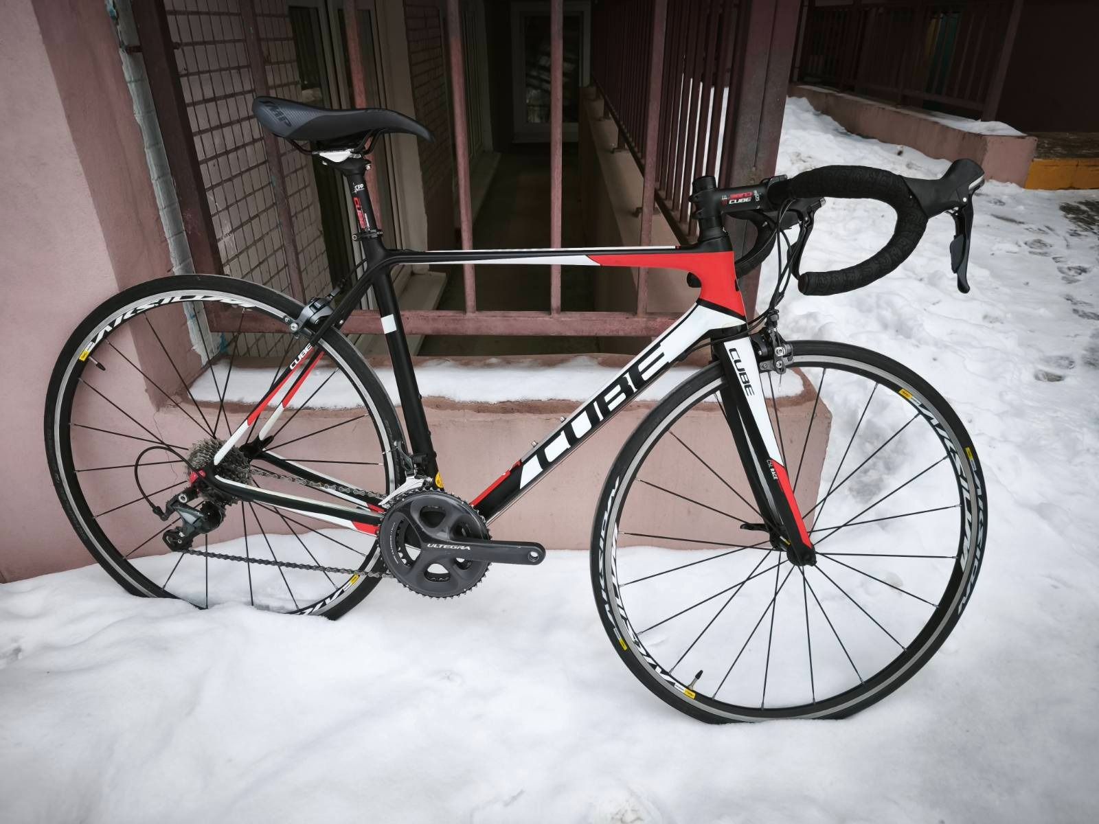 Карбоновый шоссейный велосипед cube agree