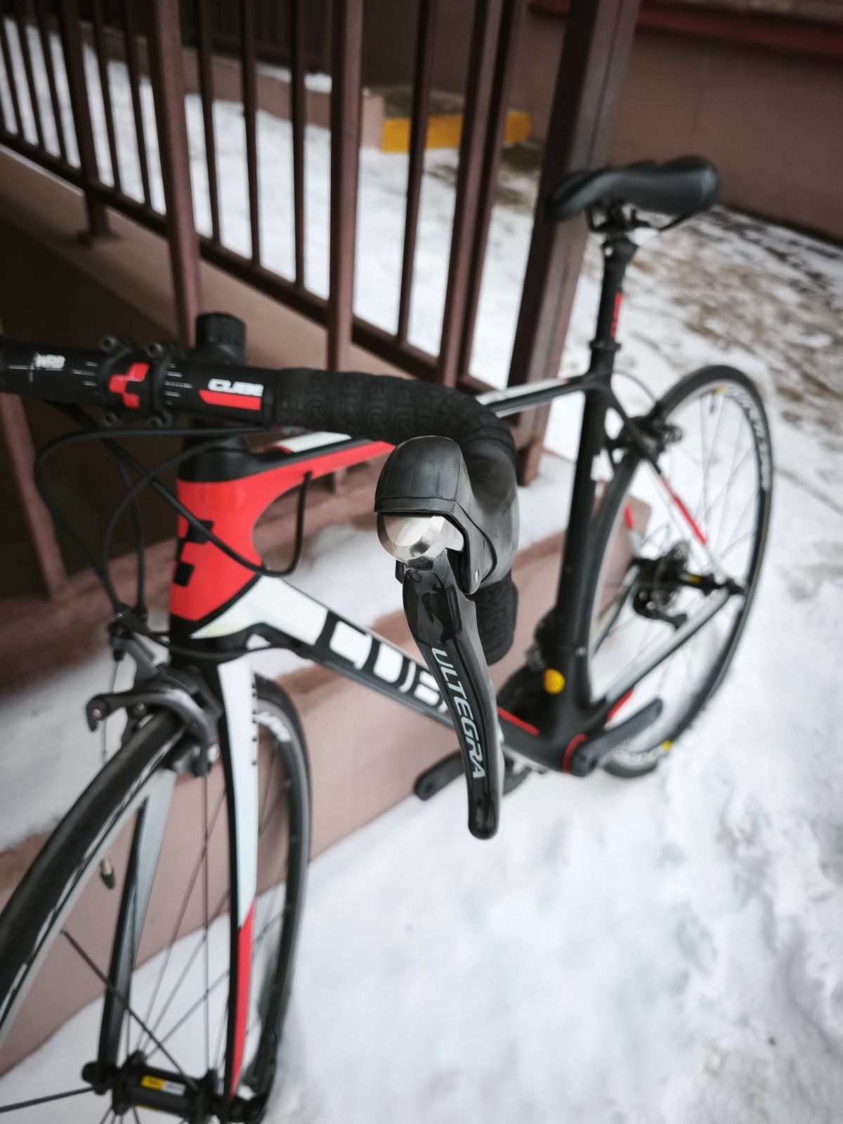 Карбоновый шоссейный велосипед cube agree