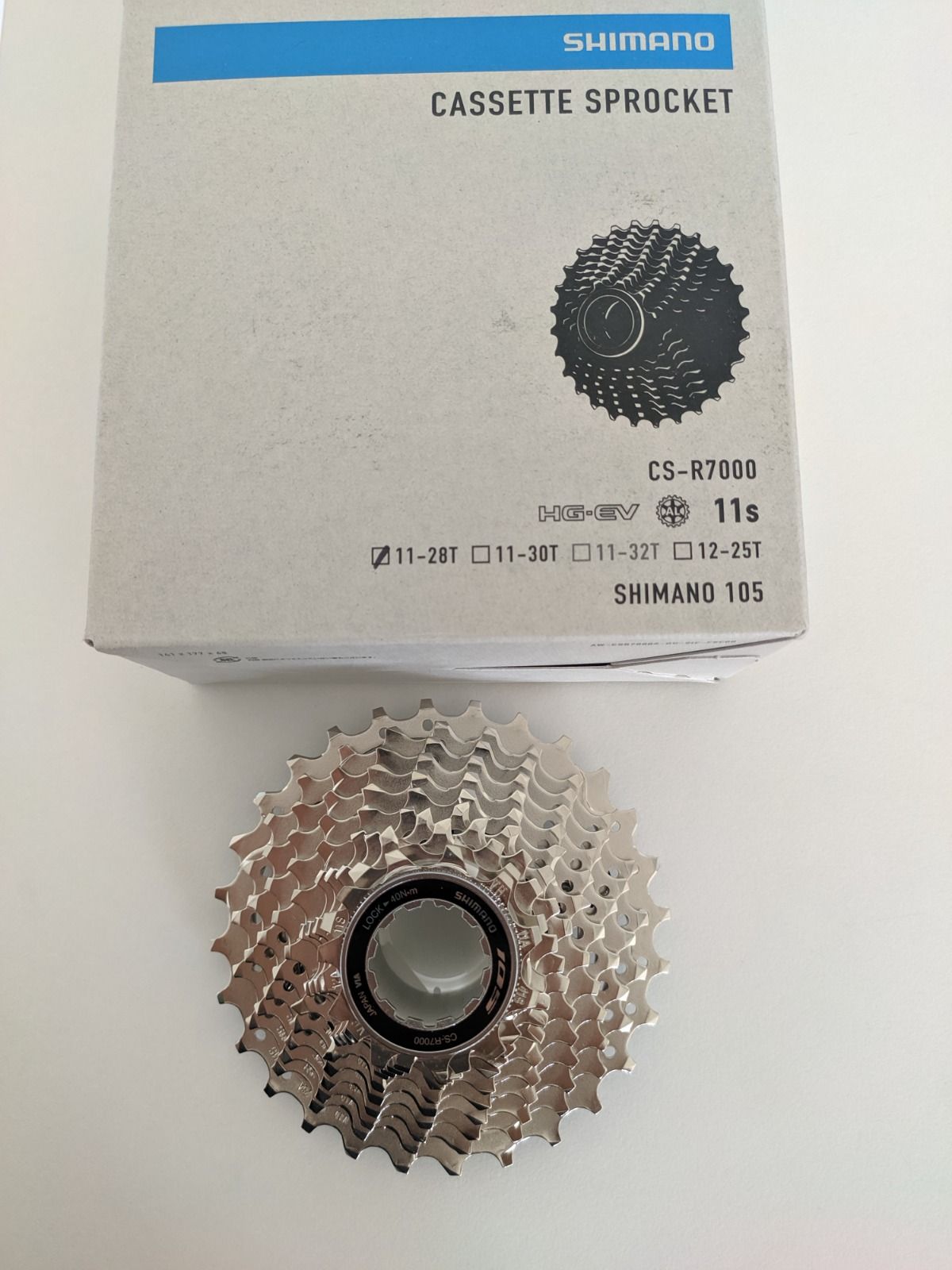 Новые оригинальные кассеты Shimano CS-R7000, 11ск, 11-28 и Shimano CS-R8000, 11ск, 11-32
