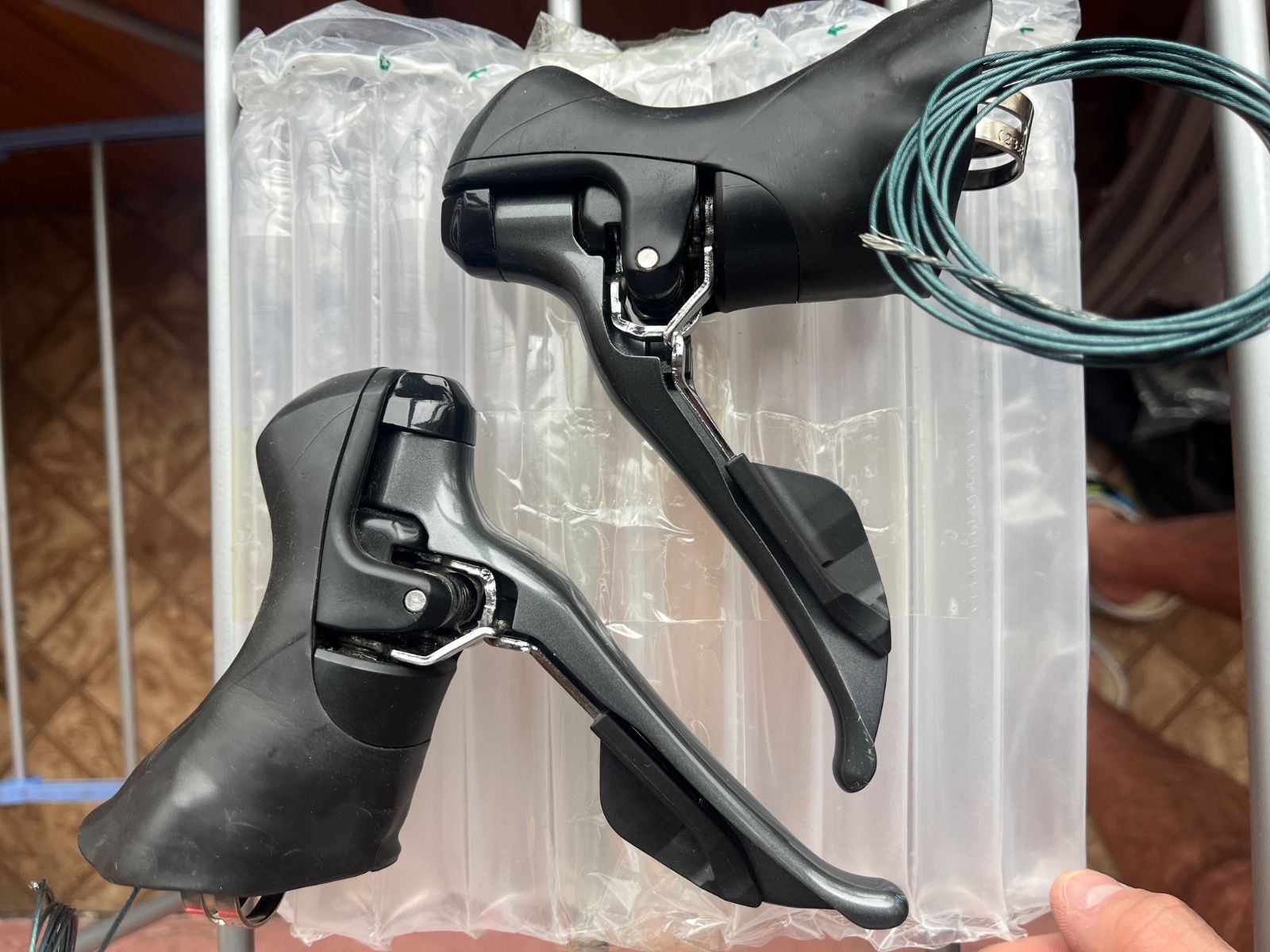 Shimano Claris r2000 shifters 2x8