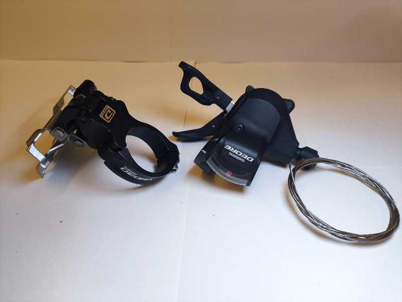 передний переключатель с манеткой Shimano Deore