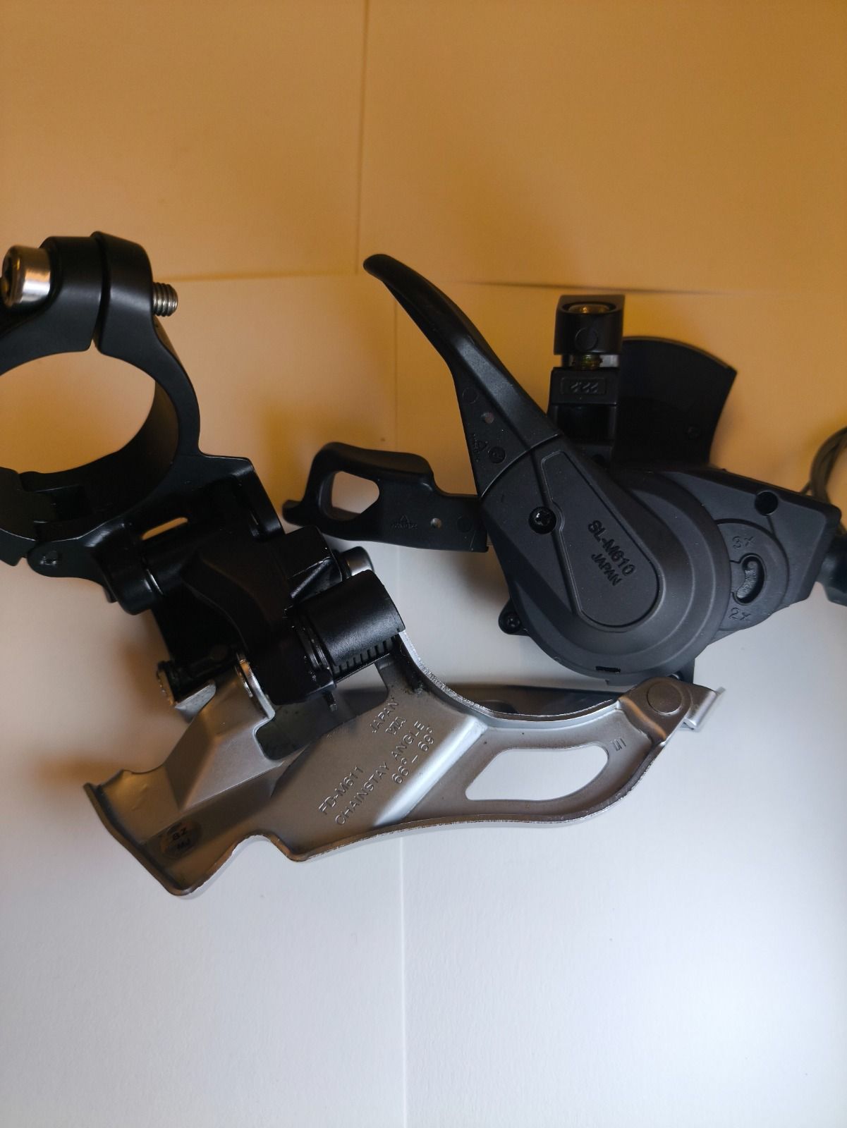 передний переключатель с манеткой Shimano Deore
