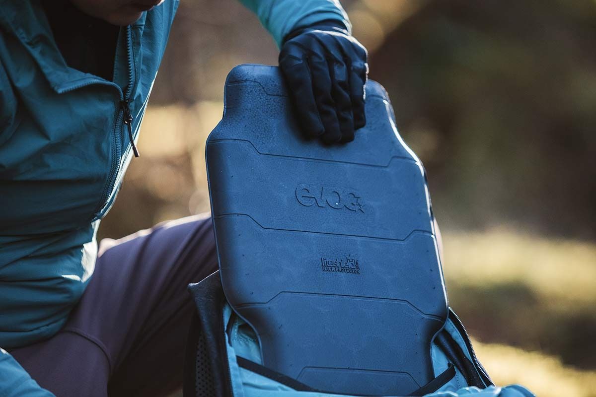 Evoc Trail Pro 10 L/XL, защита спины