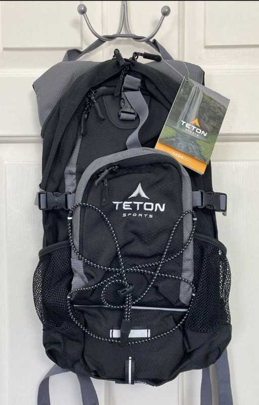 Новый велорюкзак Teton Oasis 1100 18литров, с резервуаром 2л и дождевиком