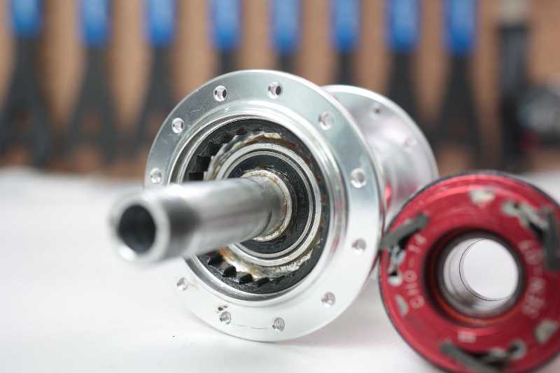 Задняя втулка SunRingle DirtyFlea 135mm QR 6 болтов 24 ДЫРКИ почти новая