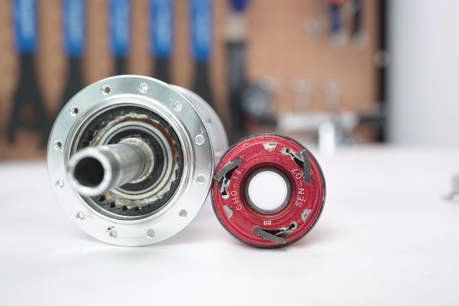 Задняя втулка SunRingle DirtyFlea 135mm QR 6 болтов 24 ДЫРКИ почти новая