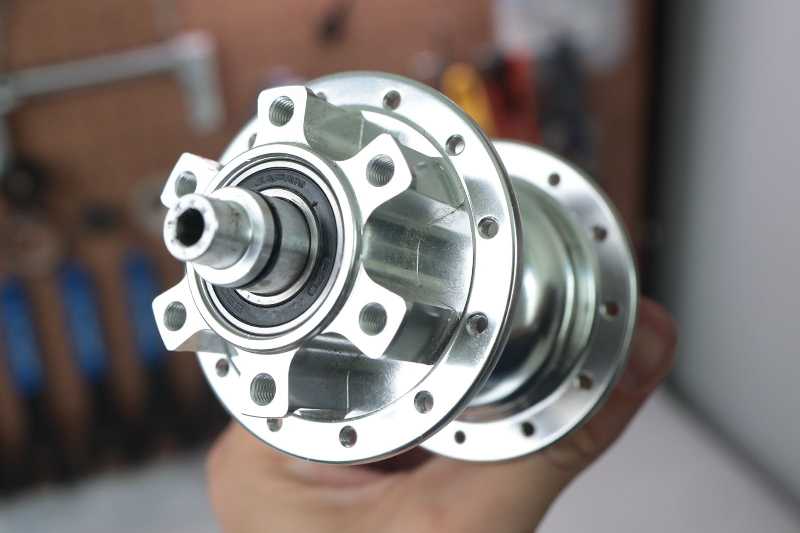 Задняя втулка SunRingle DirtyFlea 135mm QR 6 болтов 24 ДЫРКИ почти новая