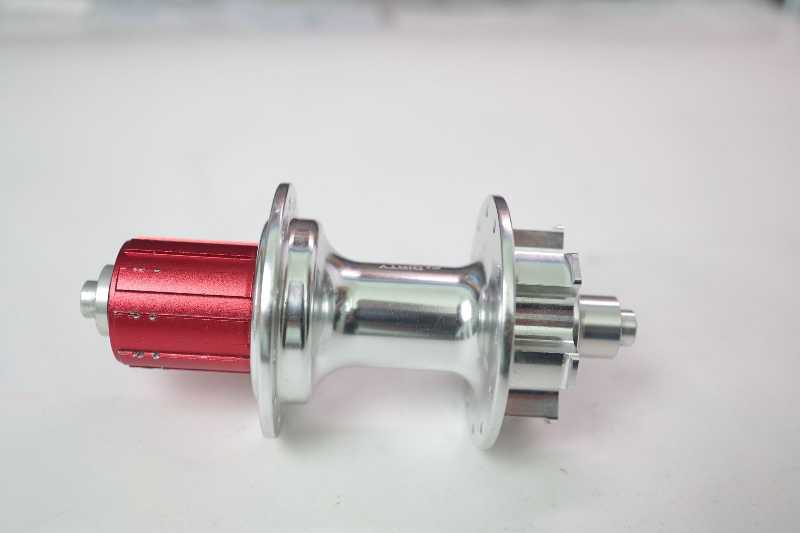 Задняя втулка SunRingle DirtyFlea 135mm QR 6 болтов 24 ДЫРКИ почти новая