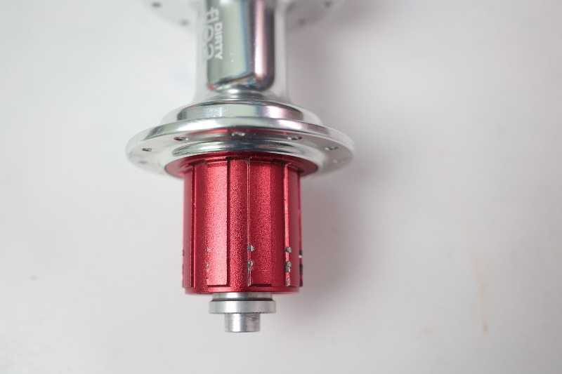 Задняя втулка SunRingle DirtyFlea 135mm QR 6 болтов 24 ДЫРКИ почти новая