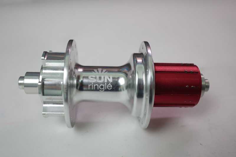 Задняя втулка SunRingle DirtyFlea 135mm QR 6 болтов 24 ДЫРКИ почти новая