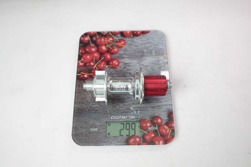 Задняя втулка SunRingle DirtyFlea 135mm QR 6 болтов 24 ДЫРКИ почти новая