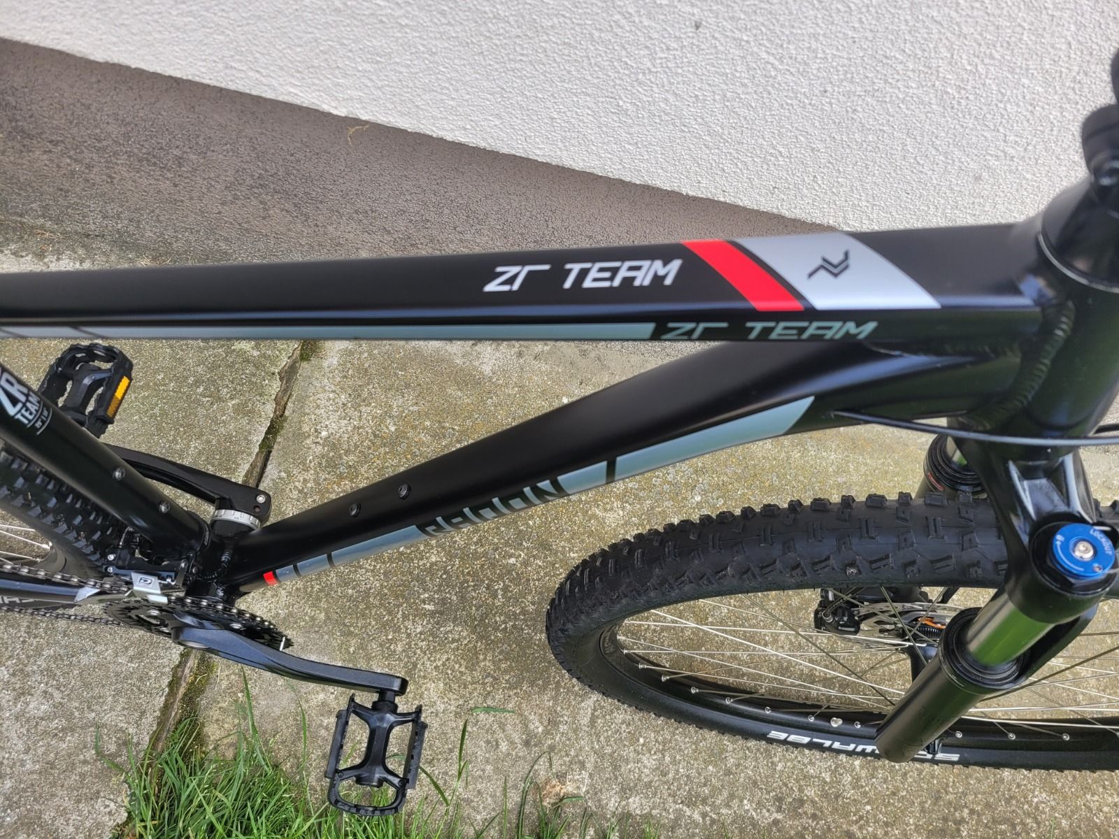 Велосипед  RADON Team, ROCKSHOX,  DEORE ,  M рама.