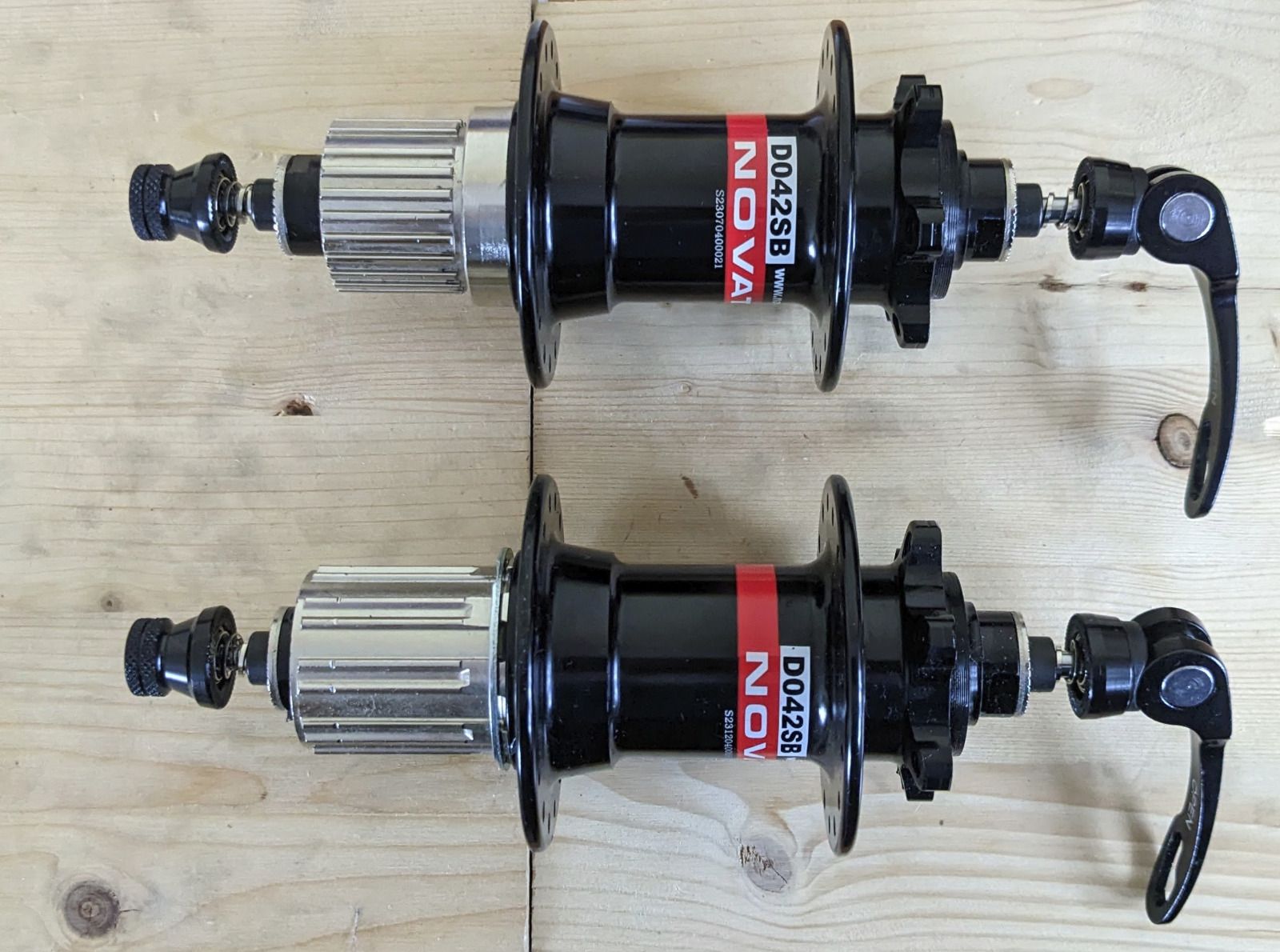 Втулка без пробега Novatec D042SB 10x135QR 32h (барабан под кассеты Shimano Micro Spline 12s)