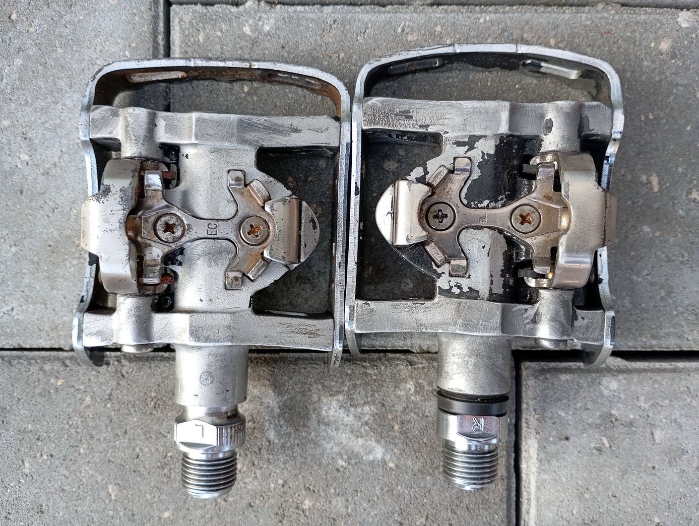 Контактные педали Shimano PD-M324