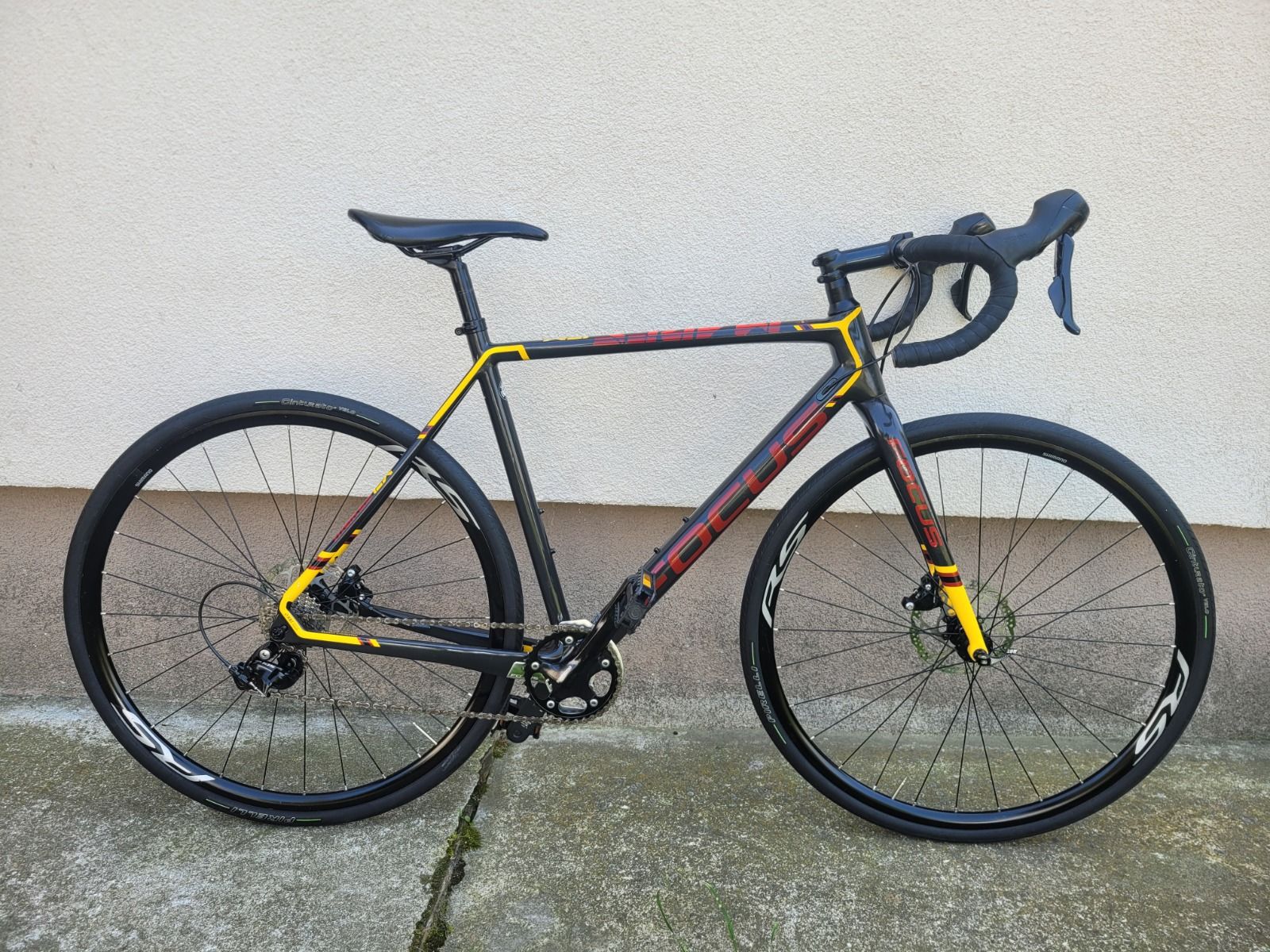Карбоновый FOCUS CYCLOCROSS, гидравлика, на осях, колёса 28, рама М.