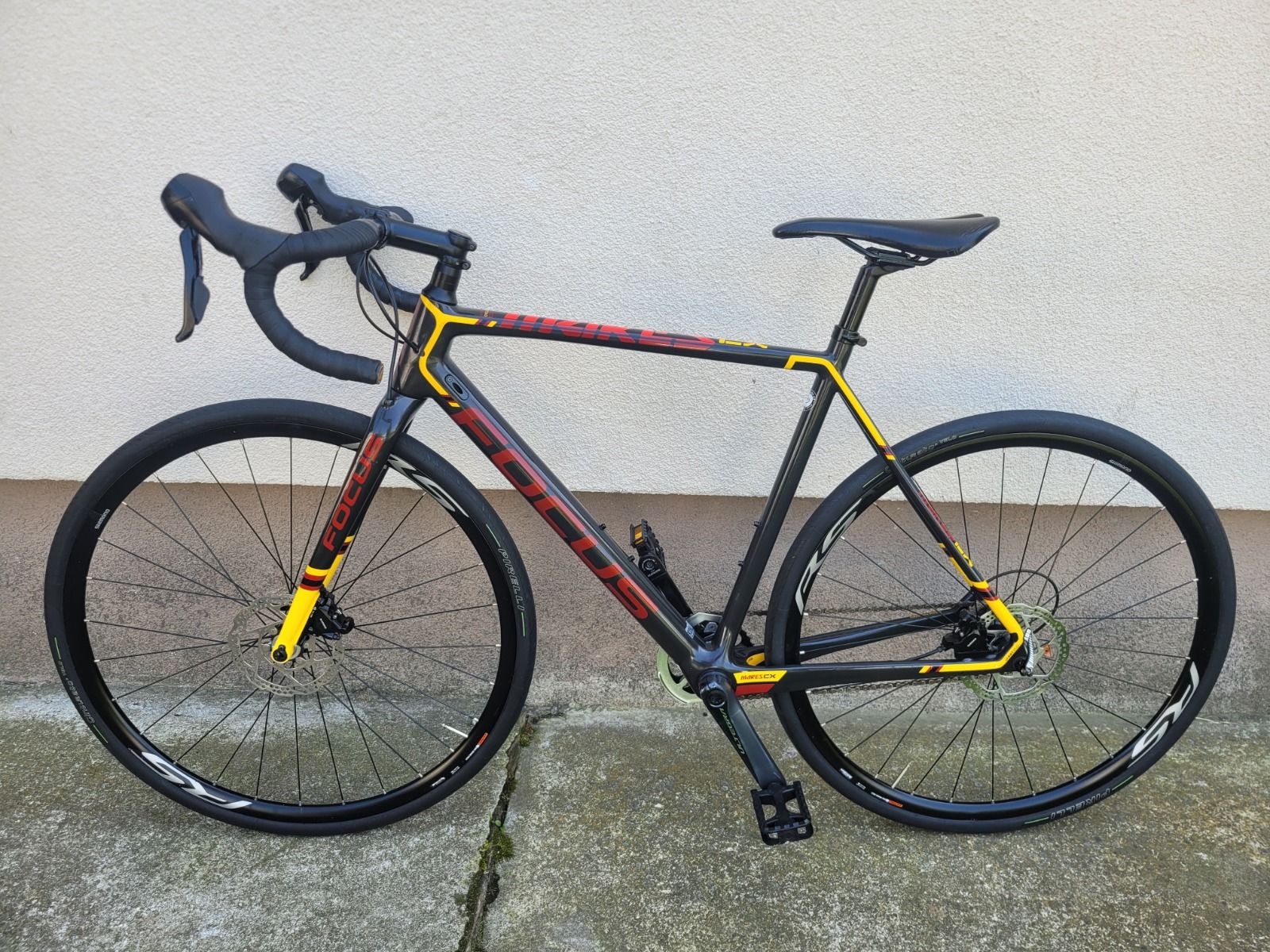 Карбоновый FOCUS CYCLOCROSS, гидравлика, на осях, колёса 28, рама М.