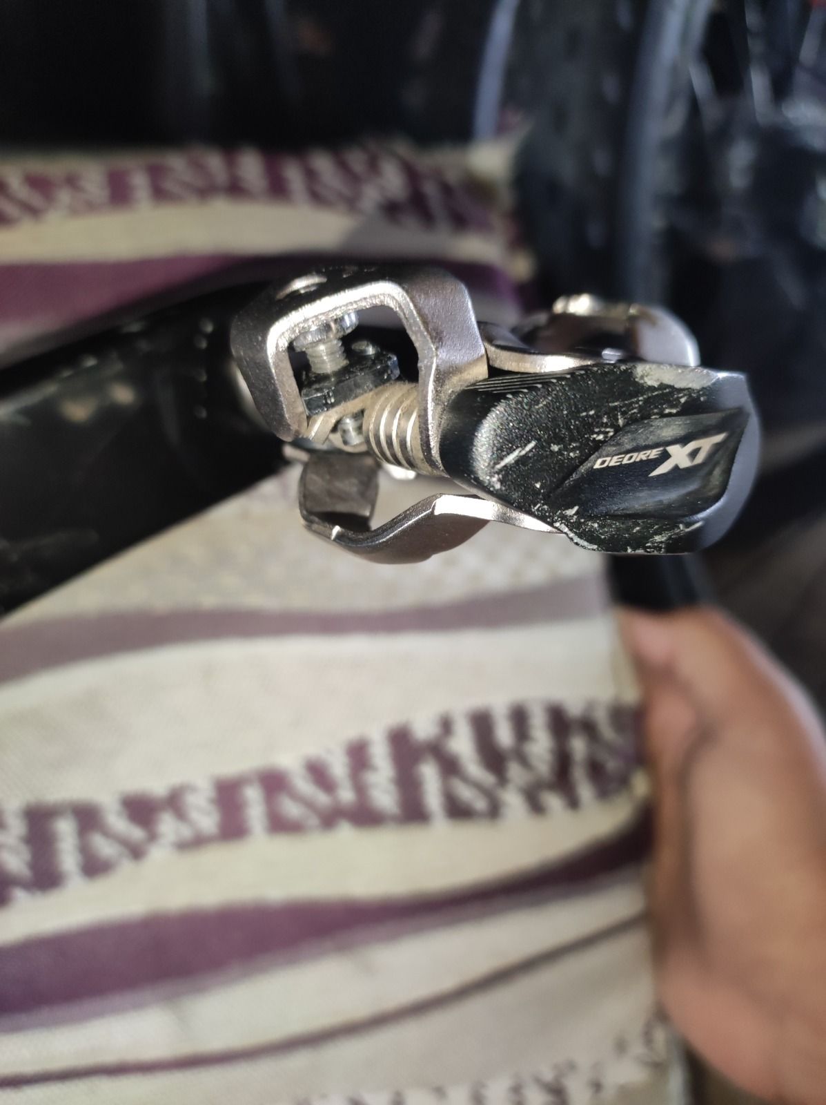 Контактные педали Shimano XT pd-m8100. Состояние на крепкую 9 пробег максимум 300 км.царапина т.к криво затаскивал в машину.