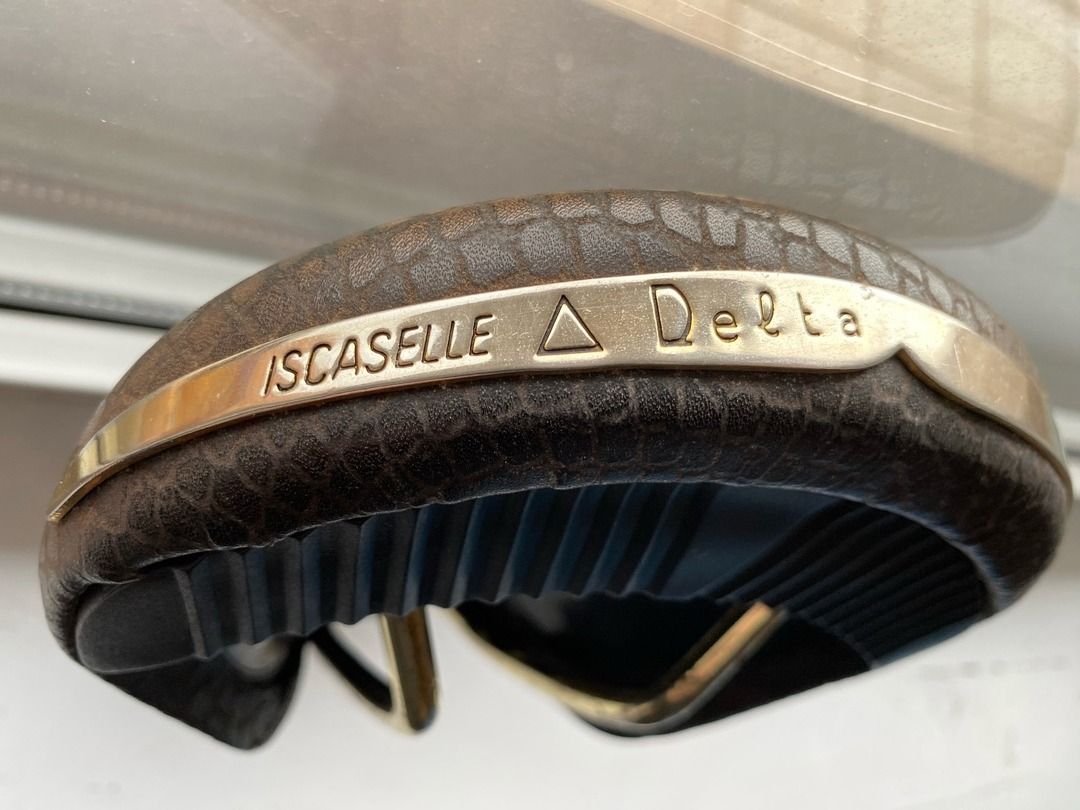 Шоссейный велосипед. Седло Delta made in Italy. Отправлю почтами за счет покупателя.