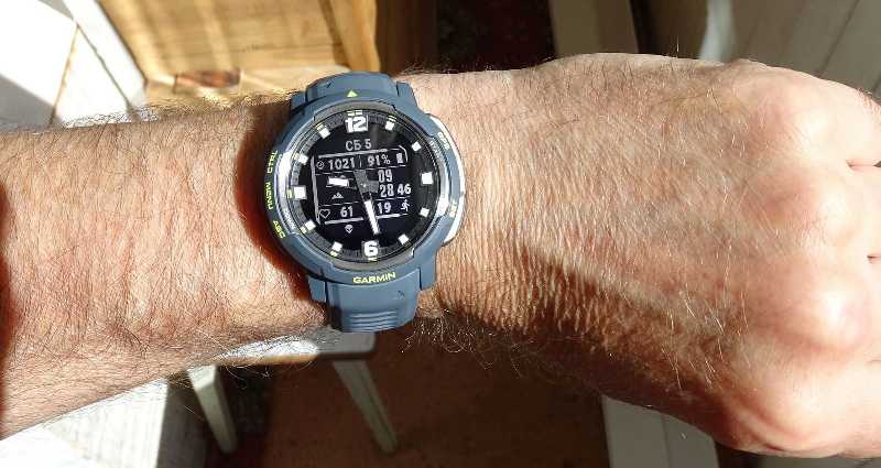 Garmin Instinct Crossover