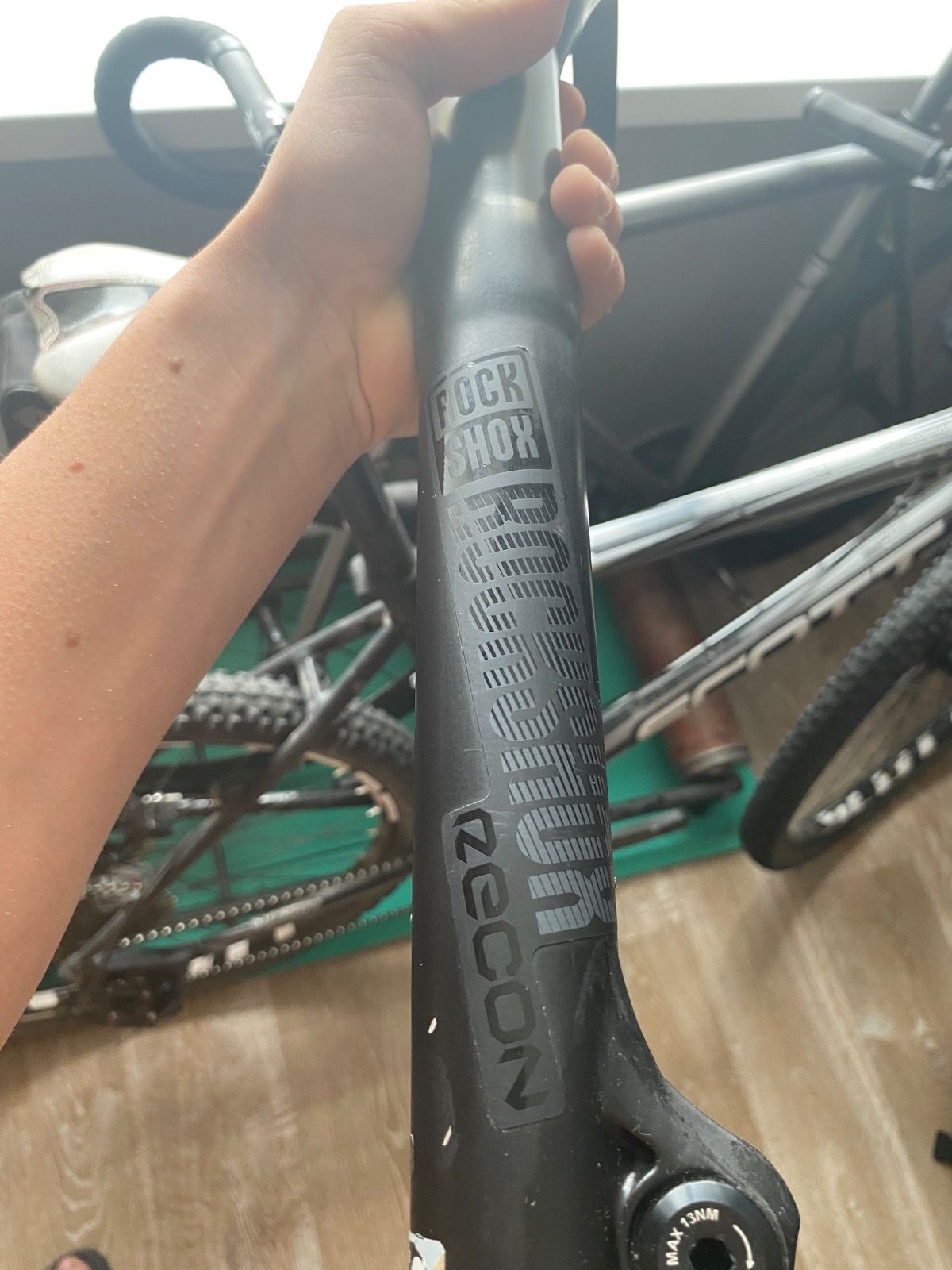 Вилка ROCK SHOX RECON GOLD 29 15/110