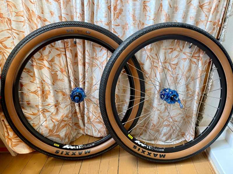 Покрышки Maxxis DTH 26 -складные, кевлар.