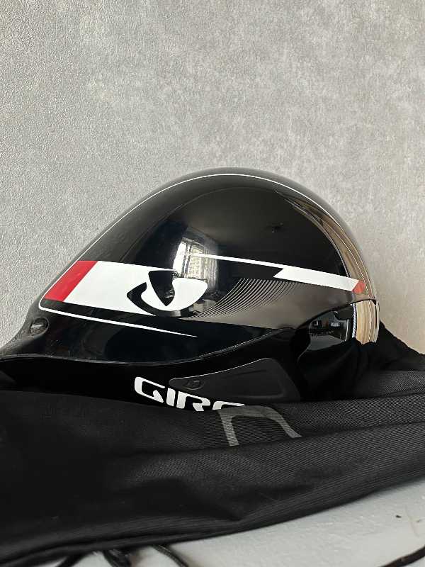 Велосипедный шлем Giro