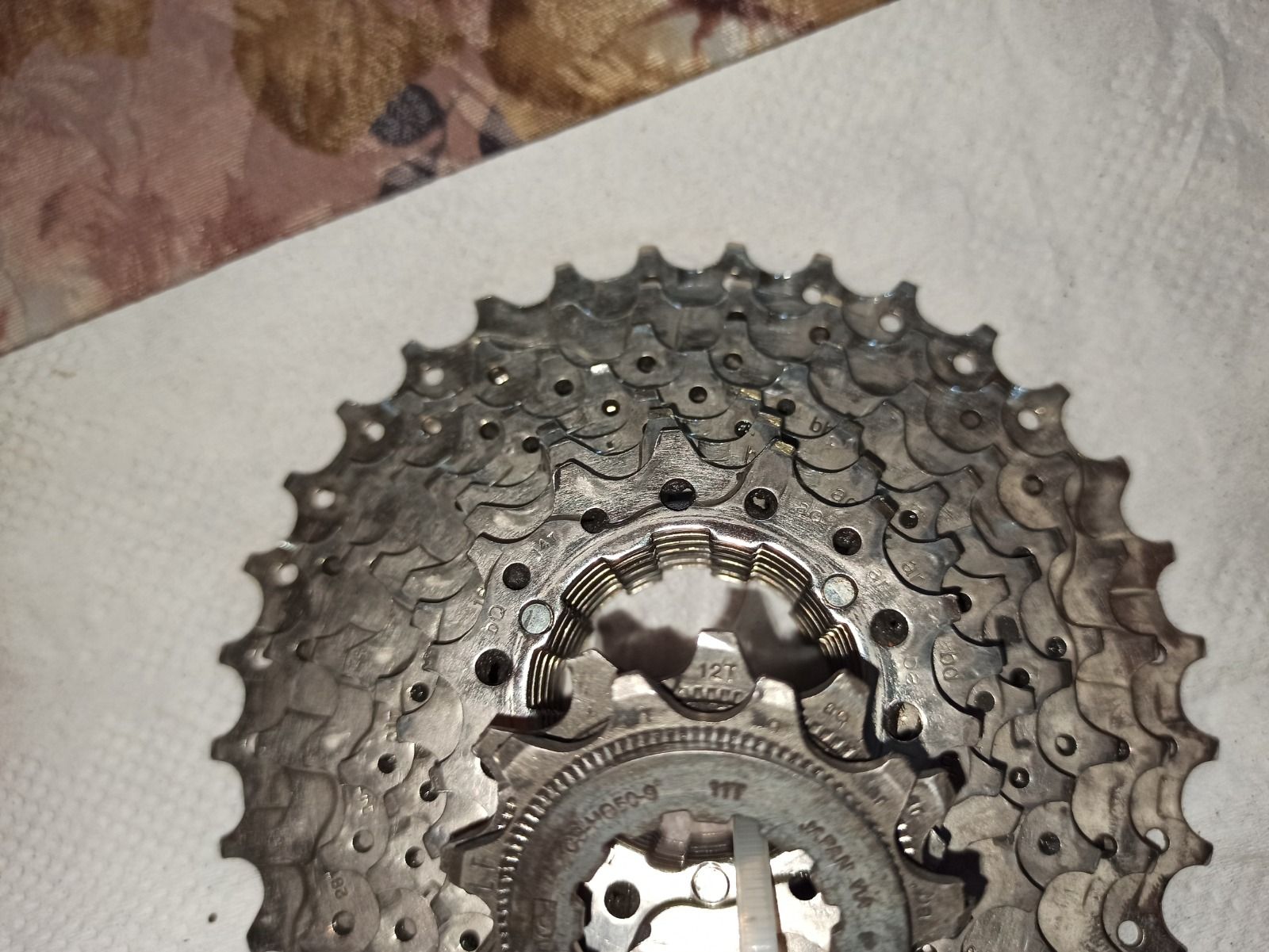 2 Кассеты 9 (ск.) и трещотка 7 (ск.) Shimano.