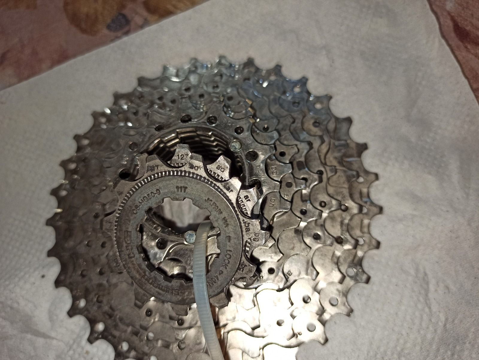 2 Кассеты 9 (ск.) и трещотка 7 (ск.) Shimano.