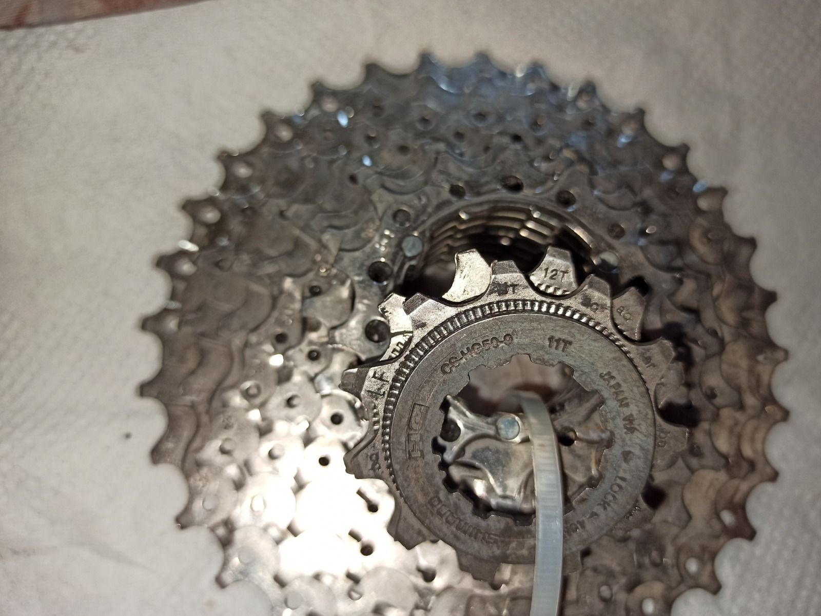 2 Кассеты 9 (ск.) и трещотка 7 (ск.) Shimano.