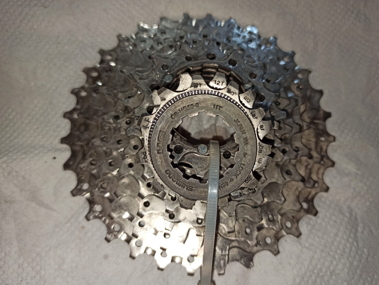 2 Кассеты 9 (ск.) и трещотка 7 (ск.) Shimano.