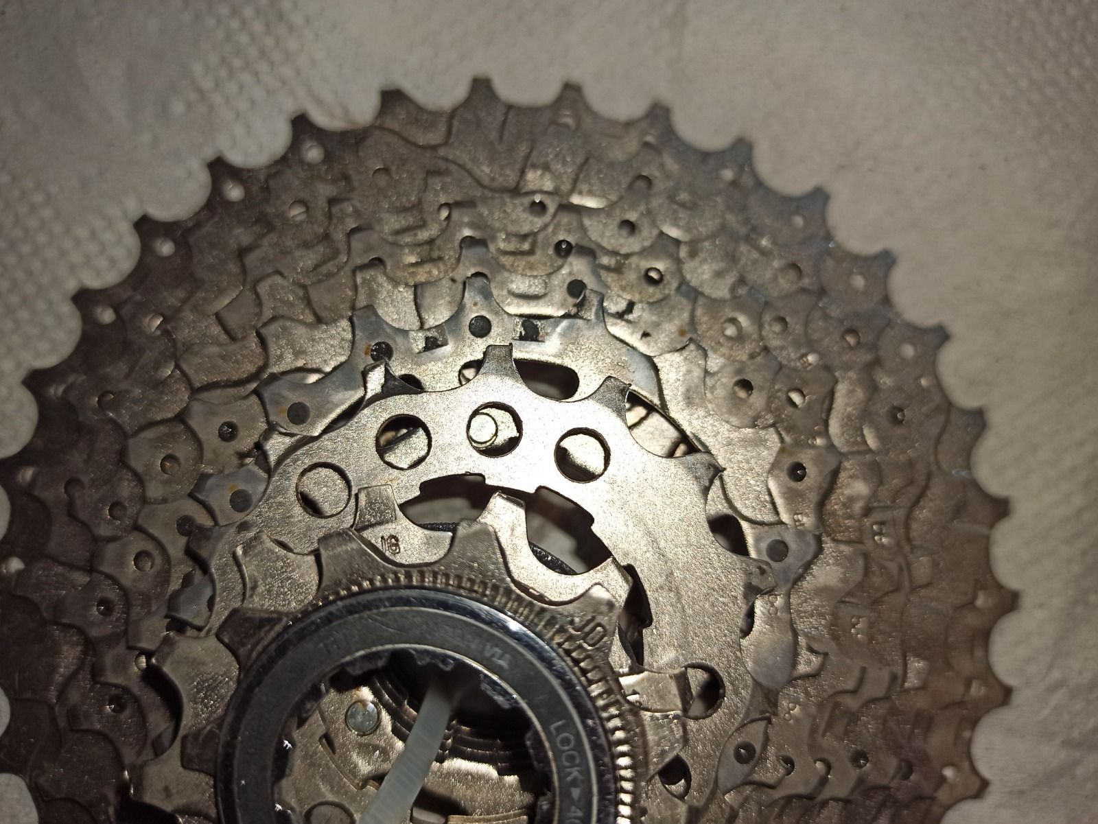 2 Кассеты 9 (ск.) и трещотка 7 (ск.) Shimano.