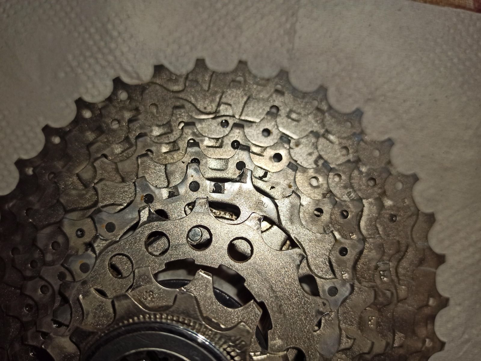2 Кассеты 9 (ск.) и трещотка 7 (ск.) Shimano.