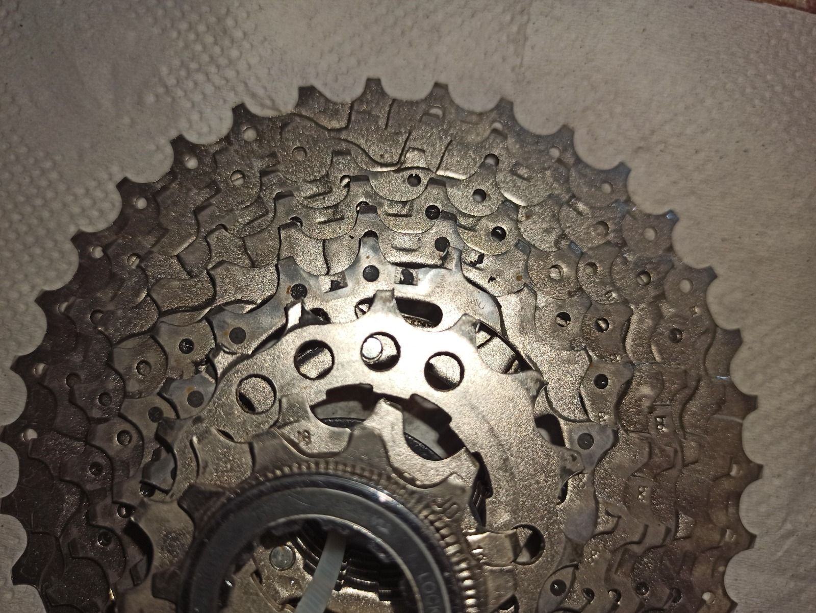 2 Кассеты 9 (ск.) и трещотка 7 (ск.) Shimano.