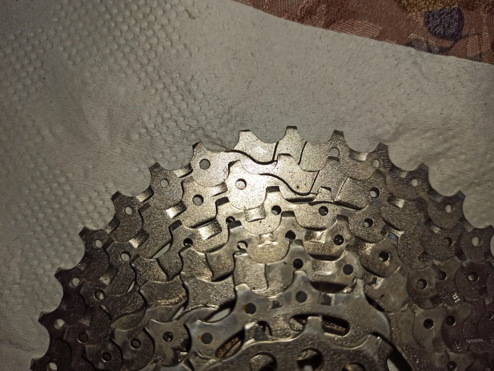 2 Кассеты 9 (ск.) и трещотка 7 (ск.) Shimano.