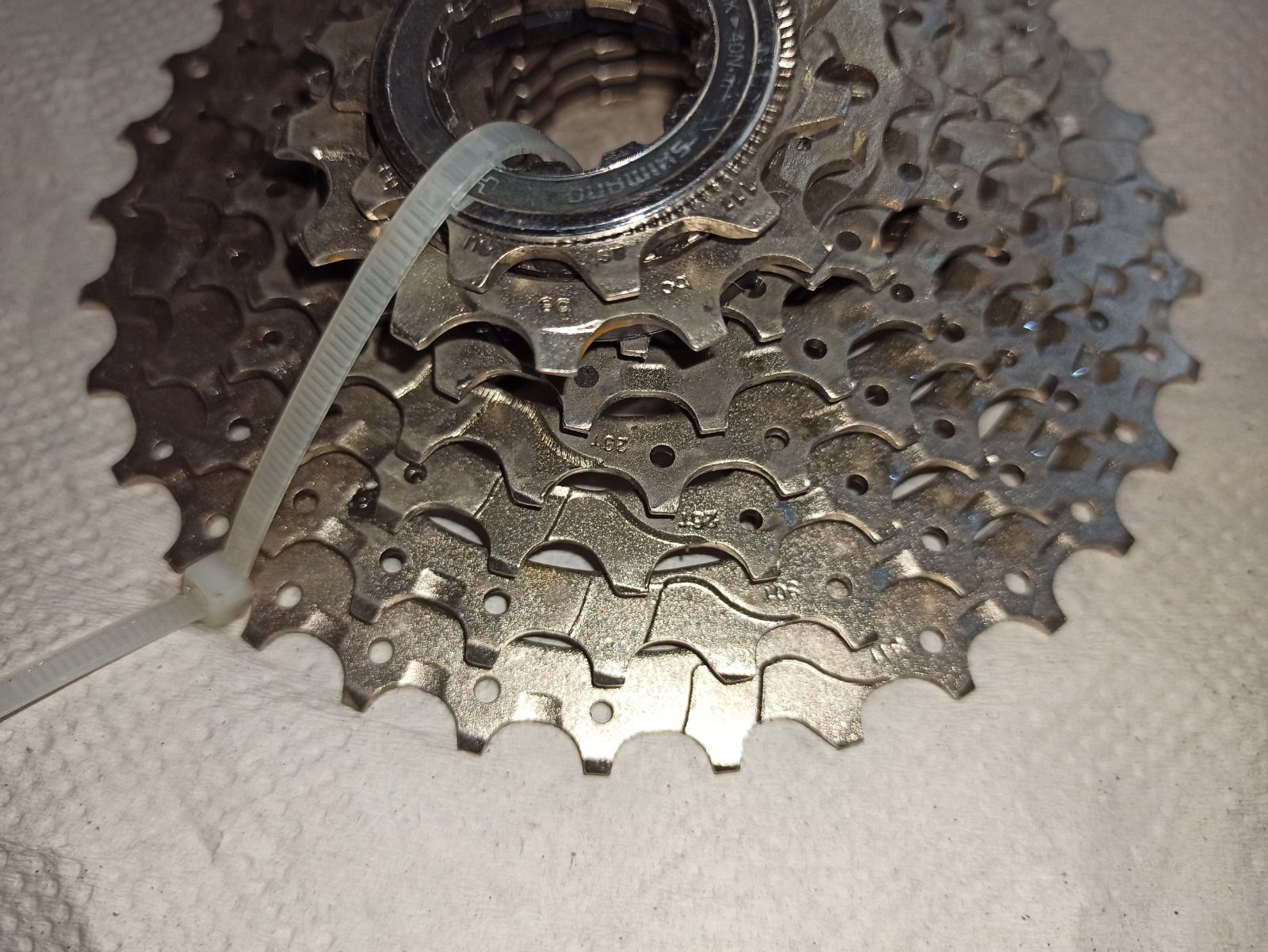 2 Кассеты 9 (ск.) и трещотка 7 (ск.) Shimano.