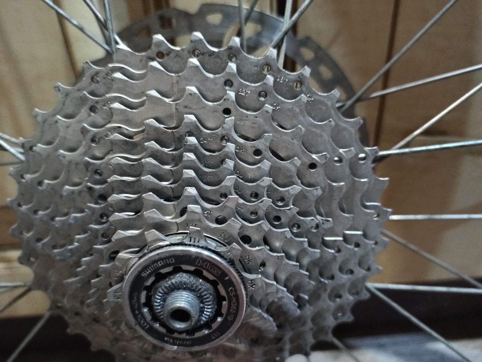 2 Кассеты 10 (ск.) и трещотка 7 (ск.) Shimano.