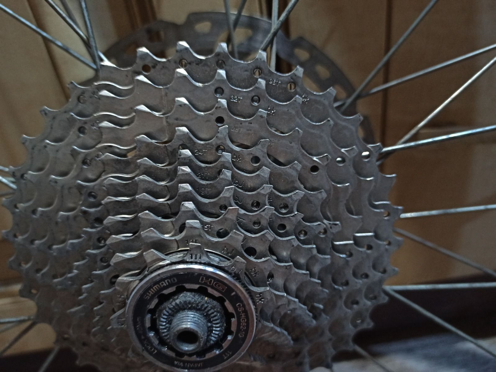 2 Кассеты 10 (ск.) и трещотка 7 (ск.) Shimano.