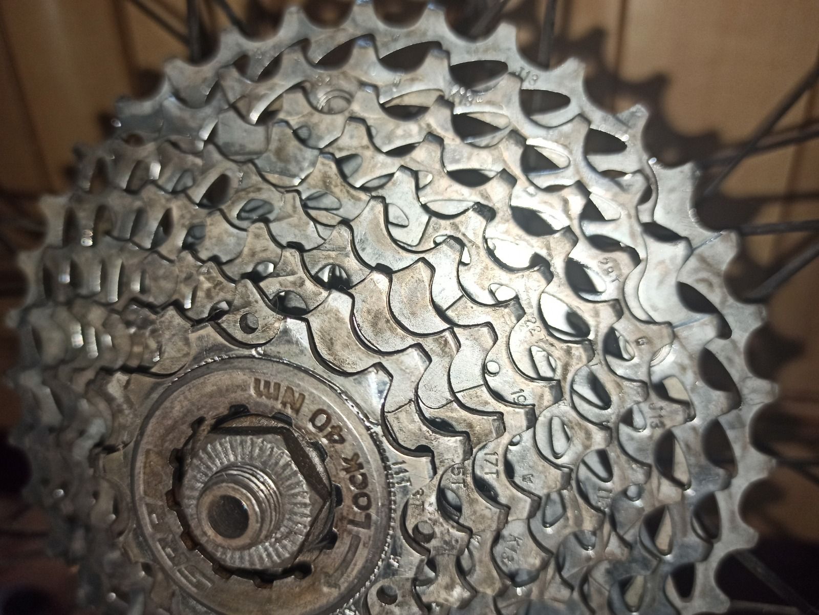 2 Кассеты 10 (ск.) и трещотка 7 (ск.) Shimano.