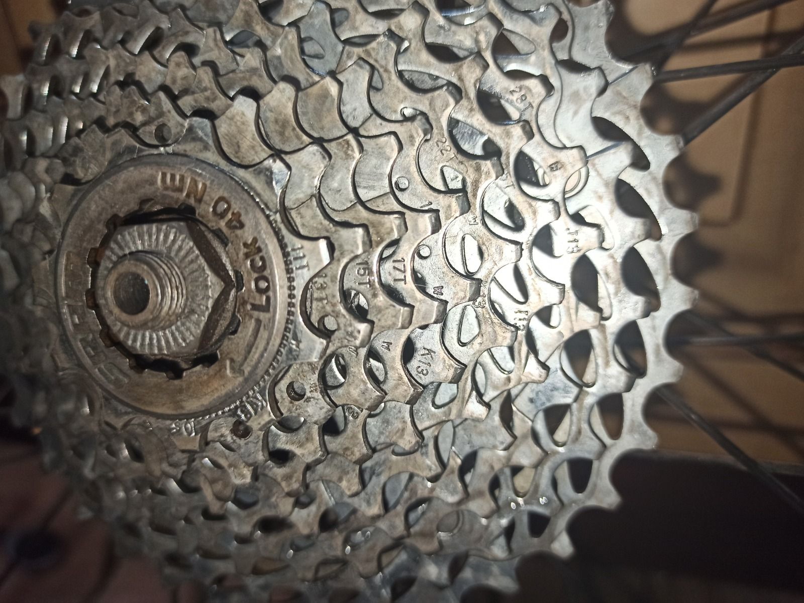 2 Кассеты 10 (ск.) и трещотка 7 (ск.) Shimano.