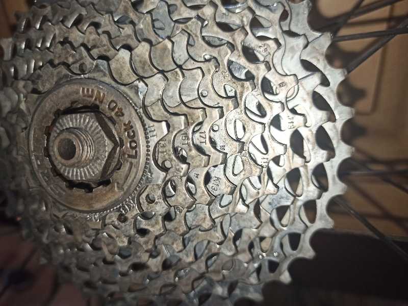 2 Кассеты 10 (ск.) и трещотка 7 (ск.) Shimano.